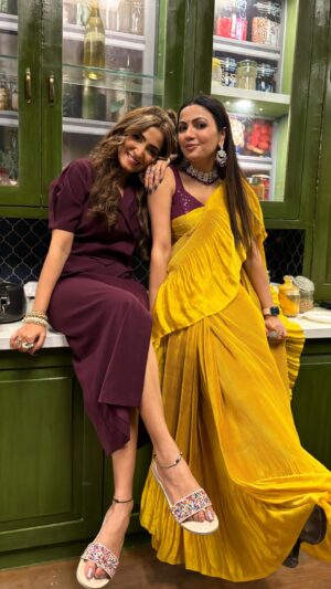 Preet Kaur Nayak Instagram - Oye Yaar tu Behen hai Apni 😊♥️♥️👩🏻👩🏻👯