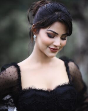 Preety Kongana Instagram - Life is beautiful when you smile ❤️❤️❤️

@mkup_artist_susmita 
@tikendra_deka_photography28