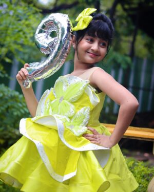 Princy Prajapati Instagram - Cheers to 9 years✨🎂….

Wearing: @bkgayatriofficial