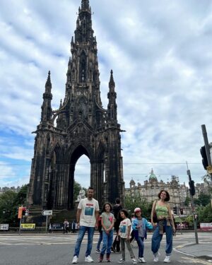 Priscila Faz Instagram - No podía faltar el álbum de tío de Edimburgo 🏴󠁧󠁢󠁳󠁣󠁴󠁿