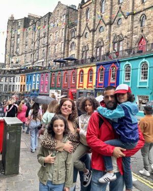 Priscila Faz Instagram - No podía faltar el álbum de tío de Edimburgo 🏴󠁧󠁢󠁳󠁣󠁴󠁿