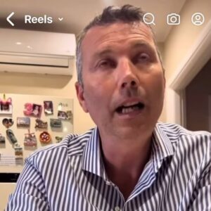 Priscilla Drag Instagram - Non conosco questo Papà, ho trovato questo suo video per caso. 
Vorrei dirgli GRAZIE per questa lezione di intelligenza, umanità e amore. 
È questa l’unica reazione giusta che un vero genitore dovrebbe avere quando una figlia o un figlio decide di parlare del proprio orientamento sessuale o identità di genere. 
I figli e le figlie dovrebbero semplicemente essere accolt*, rispettat* e valorizzat* nella loro soggettività. 
Ed essere accompagnat* nel loro percorso di autodeterminazione in piena LIBERTÀ. 

#pride 
#pridemonth 
#lgbtq 
#papá 
#famiglia 
#comingout 
#autodeterminazione 
#soggettività 
#accoglienza 
#rispetto
#libertà