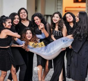 Priya Jerson Instagram - Best shower of my life🎉❤️🥳
📸 : @pixie_paparazzo_wedding 
@v___pooja @gaya_gayu @beulyn_furtel @anncelinerajan @sumaya_hussainpk @__.saniyya.___ @remyashais_ @deepal_naik @the_lucid_dremer 😘😘 best day with my favs🙈