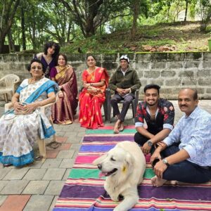 Priyanka Upendra Instagram - Nagarapanchami habba da Shubhashaya🙏🏻🙏🏻🙏🏻 @nimmaupendra @aayushuppi @niranjansudhindra @sudhindra999 @veenasudhindra @nidarshan_sudhindra @anusuya_bm