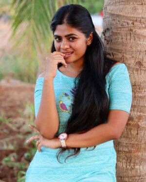 Priyankha Masthani Instagram - ரசித்து பார்ப்பது நிலவை மட்டுமல்ல உன் முகத்தையும்தான்🤍