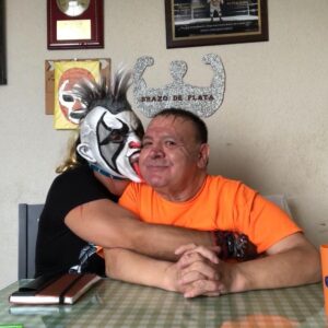 Psycho Clown Instagram - Cada día que ha pasado me has hecho falta. Tengo algún audio tuyo en nuestra conversación que me gusta mucho escuchar para recordarte cada que necesito de ti. Te mando un abrazo hasta el ring celestial, compadre!! Te amo !! Feliz día del padre🙏🏼