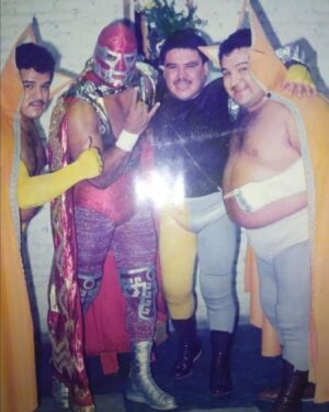 Psycho Clown Instagram - Hoy hace 3 años te perdí padre , todo el día de ayer y hoy hay momentos canciones fotos recuerdos que se han atravesado en mi camino me han recordado a ti , canciones de Vicente Fernández que te encantaba , solo me queda dar gracias a DIOS por haberte elegido a ti como mi padre , te amo hasta el cielo y hasta la eternidad .