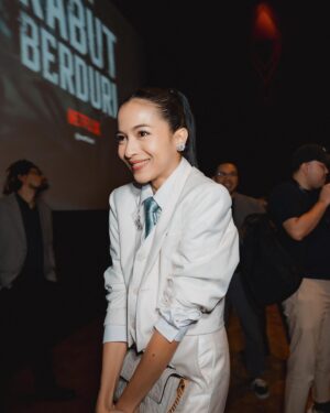 Putri Marino Instagram - Malam Kabut Berduri.
Styled @hagaipakan @mondial @hartonogan 
Make up @editwithmakeup 
Hair @firdajeanhair 
@armanfebryan @snap.nuel