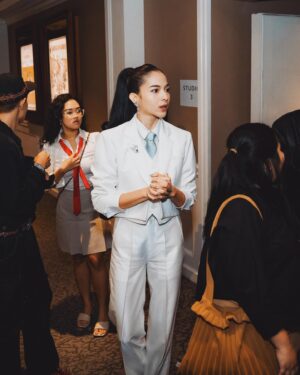 Putri Marino Instagram - Malam Kabut Berduri.
Styled @hagaipakan @mondial @hartonogan 
Make up @editwithmakeup 
Hair @firdajeanhair 
@armanfebryan @snap.nuel