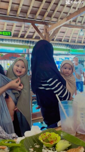 Qausar Harta Yudana Instagram - our story in bali
.
#maqaufamily