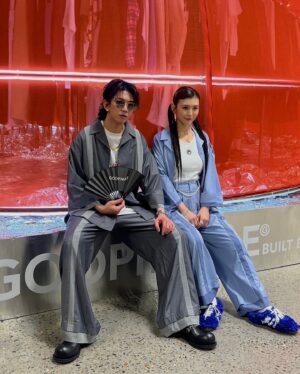 Queen Wei Instagram - — GQ Style Fest 2024 —

我手機裡僅有的幾張珍貴合照（哈）。

-

感謝邀請，感謝我們有GQ Style Fest，
每一年可以參與這樣關於潮流關於音樂關於流行的活動，
真的非常幸福！

辛苦了所有的工作人員，
所有完成這場活動的大家都值得無數個Respect！

-

今年更感動的事情還有，
越來越多人穿著RETEM03的服裝來參加活動，
不管是不是衝著我來的都好，
反正你們穿著來就是給我給RETEM03最無敵的肯定。

努力是會上癮的，
尤其是被越來越多人真心的肯定和喜歡，
謝謝你們不斷的選擇我們。

-

已經在期待明年了。

／

#GQStyleFest2024 #GQ潮流文化祭 
#林先林太 #retem03 
#我錯過那天的太陽