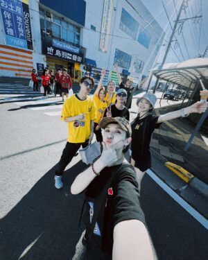 Queen Wei Instagram - 第二次的玩很大，就玩到日本！

-

已經太快樂了，
每天笑笑笑，所有的累累累都被療癒了。
謝謝玩很大的邀請，我又交了一些朋友！

超期待播出！

-

謝謝玩很大，
謝謝這次的夥伴們！♥️🖤💛

／

#綜藝玩很大 #日本鳥羽 #名古屋 
#走心的旅程
#下次要玩到哪裡去呢