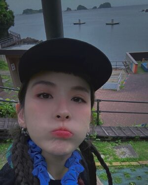 Queen Wei Instagram - 第二次的玩很大，就玩到日本！

-

已經太快樂了，
每天笑笑笑，所有的累累累都被療癒了。
謝謝玩很大的邀請，我又交了一些朋友！

超期待播出！

-

謝謝玩很大，
謝謝這次的夥伴們！♥️🖤💛

／

#綜藝玩很大 #日本鳥羽 #名古屋 
#走心的旅程
#下次要玩到哪裡去呢
