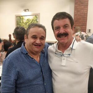 Quim Barreiros Instagram - E hoje é dia do amigo! Felizmente, tenho grandes amigos ao meu lado! Um grande abraço a todos vocês 😉🙏💪⠀
⠀
#TioQuim #QuimBarreiros #QuingBarreiros #Portugal #Amigos #Amigo #DiadoAmigo