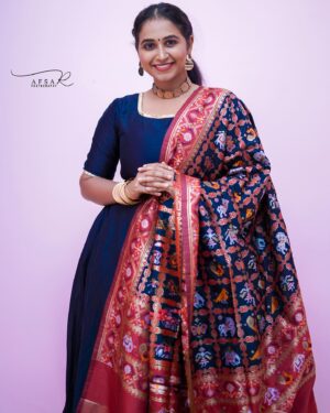 RJ Ananthi Instagram - On a Pattimandram spree! 

Styled by @shivani_mohanakrishnan 
👗 @tamarachennai 
MUAH @keetzmakeover 
📸 @afsarphotography_ 

#behindwoods #pongal #speaker  #தமிழ்