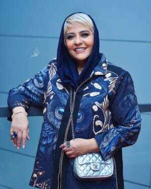 Rabeh Oskouie Instagram - ‎در حاشیه فیلم پرویز خان 
@attapanahi 

‎🌺از دوستان عزیزم که همیشه همراه من بودن بسیار 
‎سپاسگزارم🌺

‎طراح بینظیر لباسم مهنوش عزیزم
@iranzaminmezon 

‎میکاپ آرتیست حرفه ای لی لی عزیزم 
@lilirezaeemakeup 

‎نادیای عزیز من که همیشه در کنار تو لذت بردم🌺
@nadia.nezamdoost 

‎:و خسته نباشید به همه عکاسان خوب و حرفه ای

@raaha_hashemiy 
@shahrzadasheghii 
@aminhashemi.71 

‎و در نهایت با تشکر از علی سلمانزاده عزیز🌺

@ali.salman315 

‎