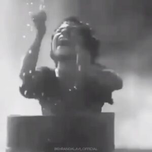Rabeh Oskouie Instagram - .
الله اکبر الله اکبر.
.
چشم ها بسته 
گوش ها بسته
دهان ها بسته
.
الله اکبر الله اکبر
.
#رابعه #رابعه_اسکویی #اسکویی #رابعه اسکویی#خوزستان #سیستان_بلوچستان #جنوب #اهواز #آب #بی_آبی #مردم_ایران #ایران#ایرانی #ایمان #محبت#دلسوزی#شفقت#مهربانی #خدا #rabeeoskouei #rabee_oskouie #rabeeh #rabeeoskoei #love#