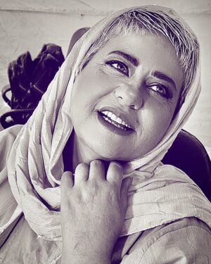 Rabeh Oskouie Instagram - .
.

الهی 🙏مرا آن ده که آن به🙏
.

♥️میدونید که دوستتون دارم♥️
.
@veromodascarf 
#رابعه#رابعه_اسکویی#رابعه اسکویی#بازیگر#بازیگرزن#بازیگر_زن#بازیگران#بازیگرطنز#بازیگر_تیاتر#طنز#خدا#مهربانی#عشق#مهر#کرونا#همیاری#محبت#مهرنوش_طبیبی#طراح_گریم#گریم_سینمایی
#rabee_oskuei#rabeeoskuei#rabee_oskoei#covid19 #veromodascarf
