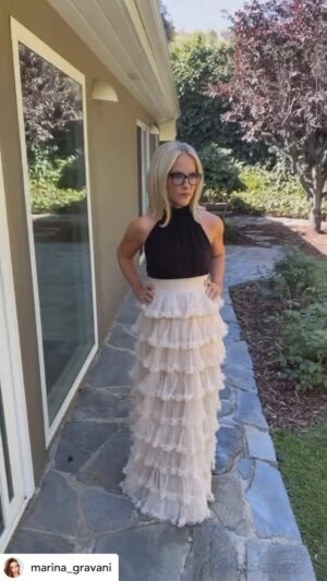 Rachael Harris Instagram - In Her Pretty Girl Era
R A C H A E L H A R R I S hosting for the #LMGI Awards tonight! 

Reel: @marina_gravani 
Hair by @paulnortonhair 
Makeup by me @marina_gravani 
Using @rcmamakeup 
@tomfordbeauty @viseart @anastasiabeverlyhills and @lauramercier 
Style: @anandarose 
Top: @lilysilk 
Dream skirt: @bethelhelena 
Heels: @schutz 
Rings: @j.sheffner , @gabrielandco 
Fashion: @regardstylehouse , @michelemp
Glow 🤎: @holytans 

@tfg.pr 

Honored to get to celebrate all of the hard working location managers who are vital to everything we shoot on film… incredibly talented, the best of the best all over the world.  Beautiful night♥️ xx, Rachael