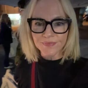 Rachael Harris Instagram - We’re at ‘Ventura Place’ popping it up at the @hinesandyoung PopUp till 10pm… come see us  and check out the beautiful body creams, candles and linen sprays🩷🌸🩷