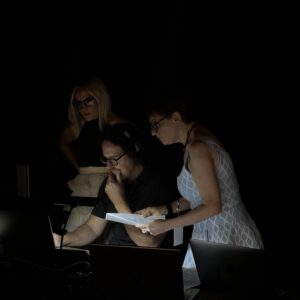 Rachael Harris Instagram - Was asked to host the @locationmanagersguild awards this weekend and had the very best time! 

Here’s a little #bts glimpse! 

Huge shout out to  @groovyshelly 🌸
So wonderful getting to work with you. 
Truly💗