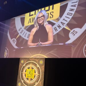 Rachael Harris Instagram - Was asked to host the @locationmanagersguild awards this weekend and had the very best time! 

Here’s a little #bts glimpse! 

Huge shout out to  @groovyshelly 🌸
So wonderful getting to work with you. 
Truly💗