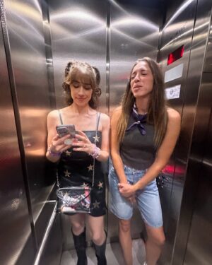 Rachel Ballinger Instagram - Swipe to the end to see me rock a dress 💃