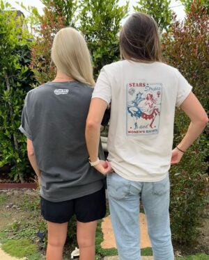 Rachel Ballinger Instagram - ✌️☮️