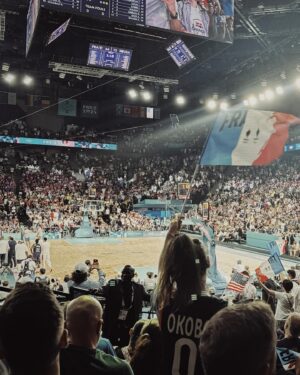 Rachel Brosnahan Instagram - This Super crew took Paris Olympics and while they didn’t let us try the long jump, we’re now 84% baguette and that feels like a win.

Thanks to our @wbd family for this once in a lifetime experience!
