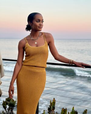 Rachel Lindsay Instagram - Sunset = Reset 💛