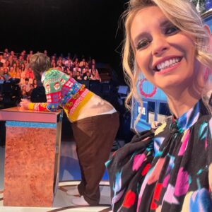 Rachel Riley Instagram - Of all the ridiculous scenes Joe Wilkinson @gillinghamjoe has caused over the years, from boob jobs, to breaking England’s strongest man in a papoose, to getting stuck up a reindeer’s backside, Joe’s mascot tonight is my absolute favourite 😂🤣😭😭🤣 I asked him afterwards if there’s ever been anything he’s asked props to make and they said no, to which his answer was, no! Hats off to the creative team who have to make this stuff 😆 Catch the next ep of the series tonight 9pm @channel4 to find out what it was ☕️ 

#comedy #catsdown #catscountdown #8outof10catsdoescountdown