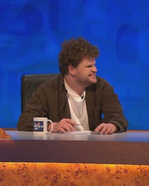 Rachel Riley Instagram - New series of 8 out of 10 Cats Does Countdown incoming! Starts tonight 9pm @channel4, don’t miss it 🤩 #comedy