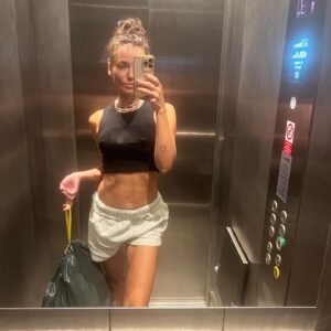 Radka Třeštíková Instagram - elevator photo dump