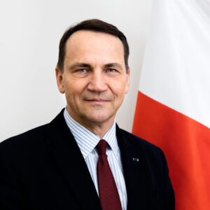 Radoslaw Sikorski Instagram - Szanowni Państwo!

W nowym roku 2024 życzę spełnienia marzeń  oraz bliskich osób wokół siebie, które te marzenia spełnić pomogą. 

Życzę także Państwu powodów do dumy z Ojczyzny i przekonania, że z każdym dniem Polska staje się lepsza. Wszystkiego dobrego! 🇵🇱😊