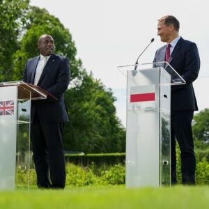 Radoslaw Sikorski Instagram - The UK and Poland will work together to build a more secure and prosperous future across Europe 🇬🇧 🇵🇱