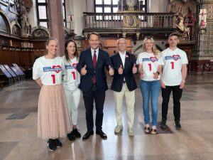 Radoslaw Sikorski Instagram - Podczas ostatniego dnia kampanii wyborczej do Parlamentu Europejskiego odwiedziłem Pomorze 🇵🇱🇪🇺🌊

W najbliższą niedzielę wybieramy naszych przedstawicieli i przedstawicielki. Każdy głos się liczy!

❎ lista nr. 5 - Koalicja Obywatelska

@platformaobywatelska