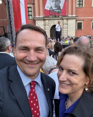 Radoslaw Sikorski Instagram - Tu jest europejska Polska! 🇵🇱🇪🇺