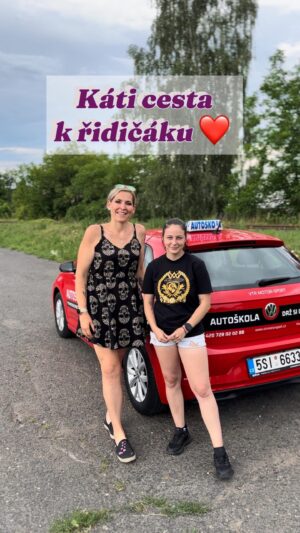 Raego Instagram - Jak pokračuje příběh Káti a její cesta k vysněnému řidičáku? ❤️
Tento příběh se začal psát vcelku nedávno, když se @raegoreal spojil s naší autoškolou aby pomohl ke svobodě a nezávislosti někomu z vás a to prostřednictvím dárkového poukazu na řidičák, o který byla soutěž. Soutěž vyhrála mladá maminka Káťa, byli jste s námi u toho a tím tento příběh nekončí. Tento příběh teprve začíná a my jsme vám slíbili, že i nadále můžete být u toho s námi. ❤️
Dnešním dnem se Káťa oficiálně vydala na svou cestu za vysněným řidičákem. Káťa má dnešním dnem za sebou první hodiny teorie a také první hodiny na autocvičišti, které zvládla s přehledem.
Příště už bude Káťu čekat první hodina na silnici a také další teorie.
Zajímá vás Káti cesta za řidičákem? Tak nás nezapomeňte sledovat a buďte u toho s námi. 🫶🏻
Pamatujete si ještě na svůj začátek v autoškole? A fandíte Kátě, držíte jí pěsti ať se jí v autoškole daří? Dejte nám vědět do komentáře.⬇️
#autoskola #autoskolavtrmotorsport #autoskolabrandys #ridicak #ridicaknaauto #jsemucitelkaautoskoly #zezivotavautoskole #raego #raegoreal #cestazaridicakem #jedemevtomspolu