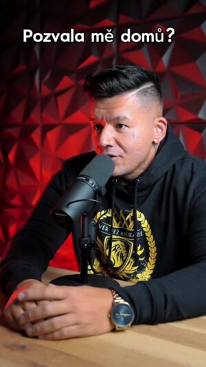 Raego Instagram - Taky Vám někdy smrdí nohy? 😀 Dejte srdíčko ❤️🔥 #music #fyp #show #podcast #news #love