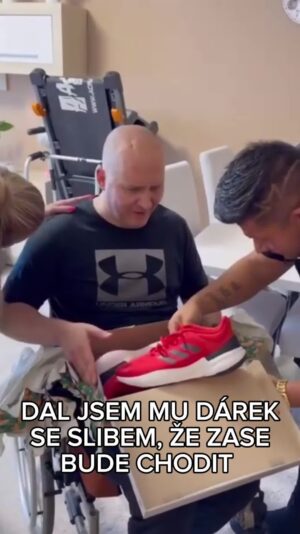 Raego Instagram - Za tohle můžete vy! Tohle hřeje moje srdce. Jsem strašně pyšný, že vidím Davida dělat pokroky. Jeho žena Lenka je anděl a jsem strašně rád, že se povedlo Vaší sbírkou. Tohle dokázat. Díky za hezké konce! Vy jste jich součástí. #music #fyp #show #love #david #story