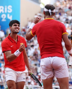 Rafael Nadal Instagram - Quién quiere un poco más de Nadalcaraz? 🤪 VAMOOOOOOOS!!!!! 💪🏻🇪🇸 

📸 Getty