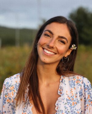 Rafaëlle Roy Instagram - ✨SHOWTIME✨

Je fêterai la Saint-Jean avec vous cette année pour deux spectacles consécutifs ce 23 et 24 juin! 

23: Joliette, 20h, @jonastomalty & friends (avec @yvanpedneaultofficiel) 🤝🏼💙
24: Cowansville, 20h30, avec @alexemusique comme invitée et mon band maison @jay_pst, @rcprapha & @vince_dessureault! 🎹🥁

On s'y voit? 🤩

📷: @fusomusic 🫶🏼

Allez-vous fêter la Saint-Jean cette année? ⚜️