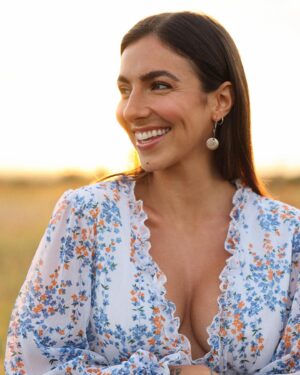 Rafaëlle Roy Instagram - Photographe: @fusomusic 
Sunrise: St-Eustache bb
Chevelure: post-partum
Craque: @drericbensimon 
Nez: @pascale_charbonneau 

Laquelle est ta pref? MIRCI BOCOU