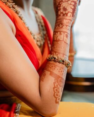 Ragini Prajwal Instagram - Blending traditions, celebrating love at the "Canasu" Haldi celebrations!✨️

Fusion of cultures, colors, and joy wearing traditional gold jewellery with a modern touch to a langa dhavani! ( This was my kathak Rangapravesh skirt that I had worn in 2013, which was redesigned with this beautiful blouse by @prathi.creations 🤩)

Uniting traditions and creating perfect memories!

Jewellery: @aabushanjewellery1941
Outfit: @prathi.creations
Styling: @makeup_by_preeya
MUA: @aadhyaraajmakeupartist1
Photography: @onehorizonproductions