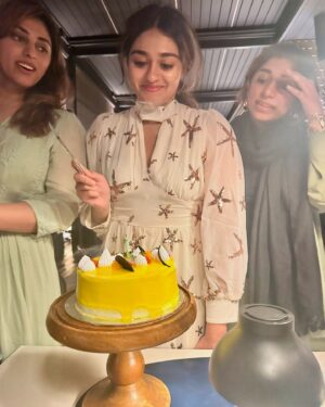Rahman Instagram - Our precious girl turns another year more fabulous today. Happy birthday to a girl who is so strong, kind, and inspirational. U impress and surprise me and the people around u , year after year. May u always follow your heart and be happy. Aameen. 

#birthday #birthday2024 #rahmansfamily #love #skyresturant #family #shotoniphone14promax #cake #siblings #alisharahman