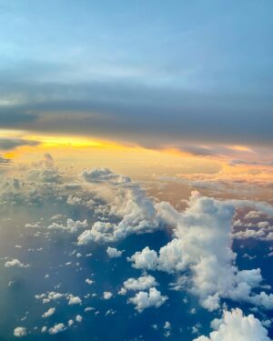 Rajo Laurel Instagram - What a blessing to witness a beautiful sunset in the sky! Quick business trip. Praying for the best outcome. ❤️❤️❤️8/8/8