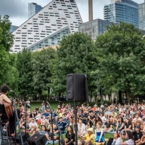 Ramin Karimloo Instagram - Thanks so much to everyone who came along to @hudsonriverpark yesterday 🩶

@alanmarkley_official @erichbergen 
📷 @jumagalhaesphotos