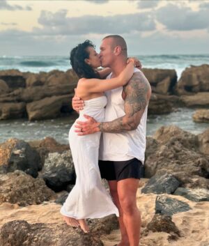Randy Orton Instagram - In a few days it’ll be 11 amazing years since I met the love of my life. Love you baby ❤️
@kim.orton01