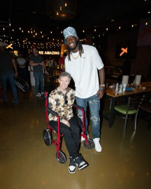 Randy Travis Instagram - Randy was thrilled to meet @MLB All-Star Elly De La Cruz! Thank you to @ARIAbyX for hosting the 2024 All-Star Party and raising funds for the Randy Travis Foundation.