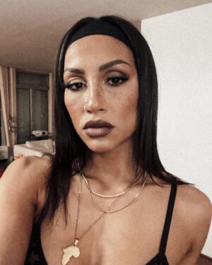 Rania Saiidii Instagram - Un selfie, deux réalités : ✨